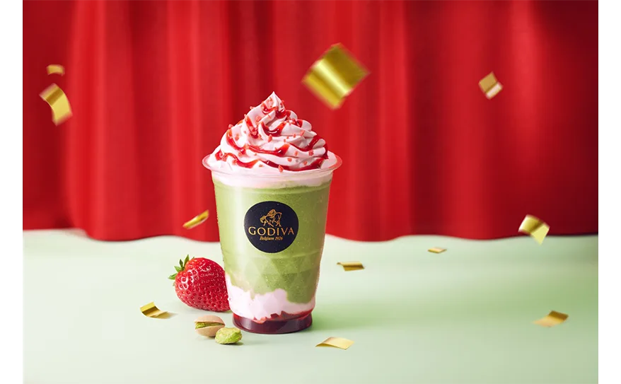 ゴディバ創業100周年記念！フランスのパティシエ兼アイスクリーム職人＆日本の米糀とのコラボレーションから誕生！！「100周年アニバーサリー ストロベリー ピスタチオ ショコリキサー」～2026年4月3日（金）より～