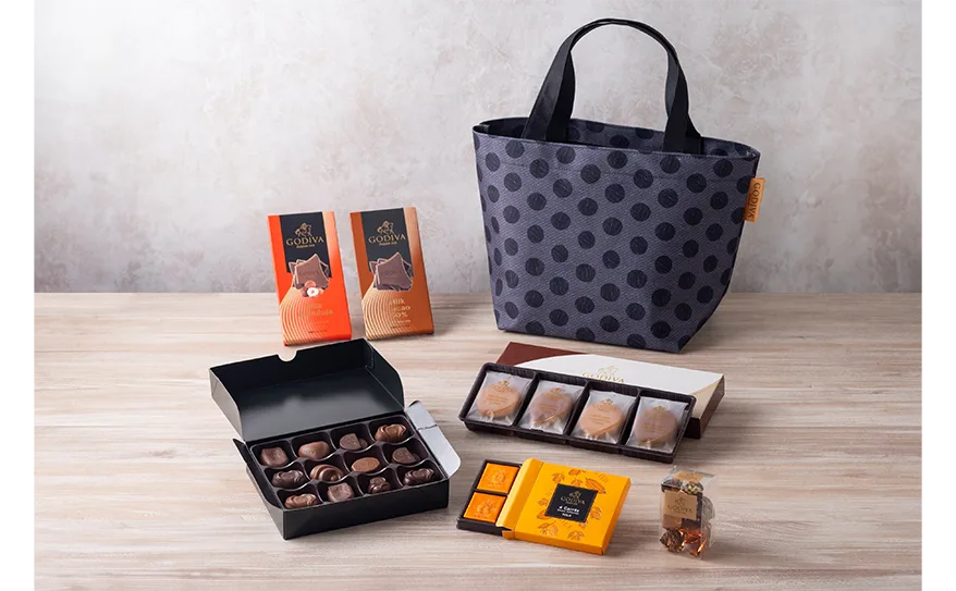 ブラックのオリジナルバッグにチョコレートや焼き菓子を詰め合わせたセット！ゴディバ「2026 ブラックフライデー ハッピーバッグ」～2026年11月13日（金）より数量限定販売～