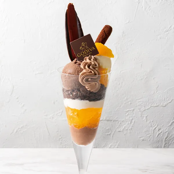 チョコレートとカカオフルーツのパフェ
